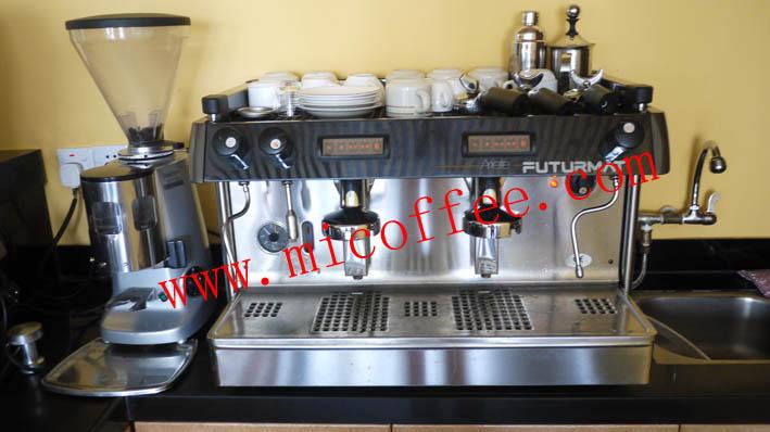 供应低价转让九成新商用半自动咖啡机