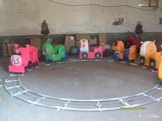 供应河北儿童轨道小火车，机器人拉车，毛绒动物玩具车，小蹦极