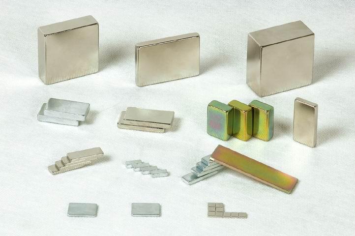 供应东莞有机玻璃磁铁厂家，亚克力展示架磁铁批发，有机玻璃磁铁价格直销