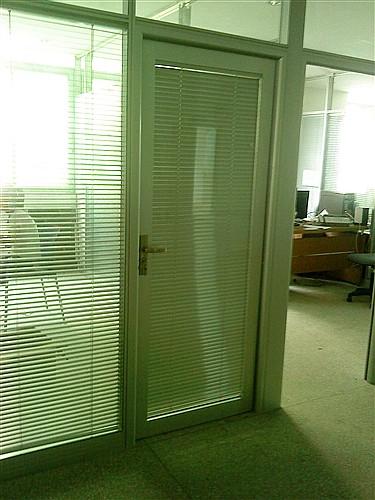 供应深圳百叶玻璃门生态门铝高隔玻璃门