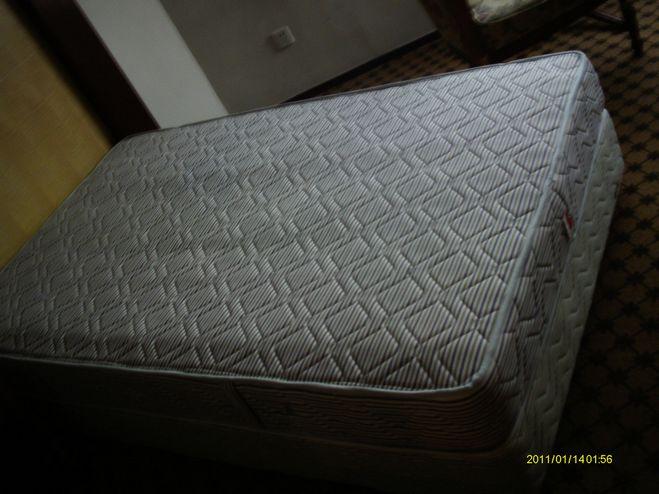 供应北京床出售二手床出售酒店客房床出图片