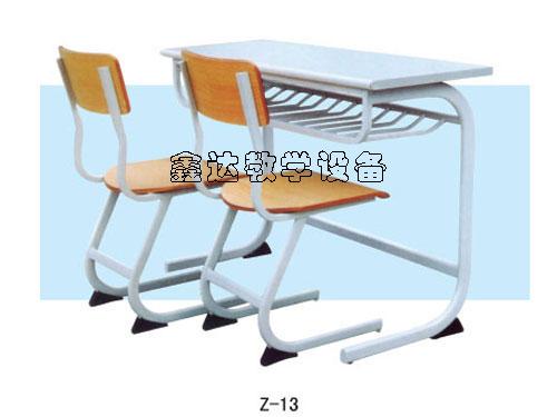 供应广东学生双人课桌椅销售