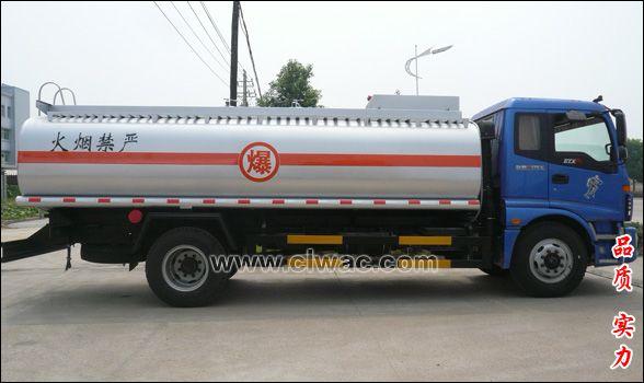 供应10-13吨福田欧曼油罐车,12吨欧曼油罐车,欧曼油罐车厂家