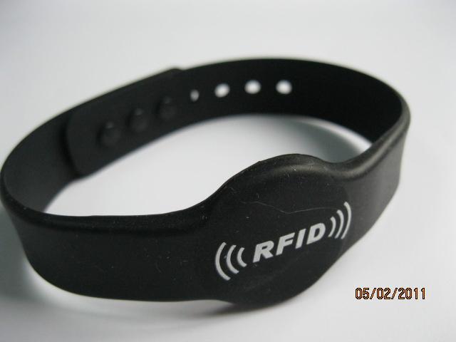 超高频RFID硅胶手腕带批发