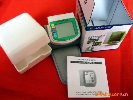 供应保健礼品家用电子血压计，健康礼品血压计图片