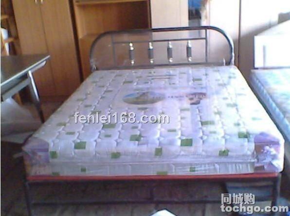 供应双人床价格，北京双人床１５０１０７７００１２各种板材双人床