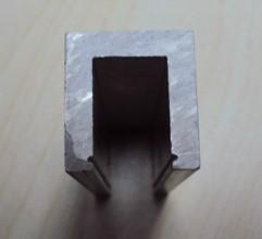 深圳市机械手铝材机器人铝型材生产图片