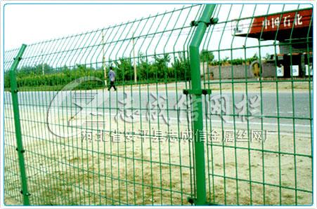 交通安全防护双边丝护栏网隔离栅围批发