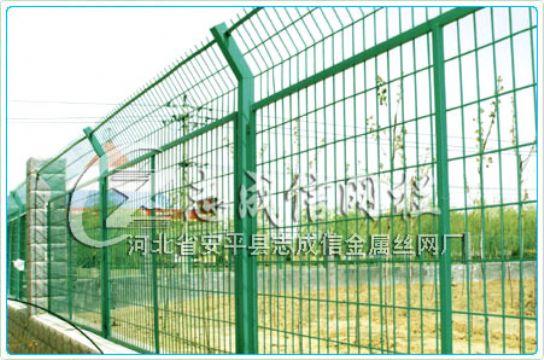 供应山东省公路安全防护护栏网隔离栅围网