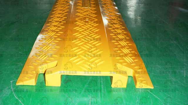 供应上海PVC线槽板 PVC线槽板促销 PVC线槽板供应商