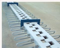 供应使用寿命长的SF桥梁伸缩缝钢板梳齿形桥梁伸缩缝