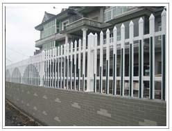 供应铁艺护栏-衡水地区专业生产铁艺护栏图片