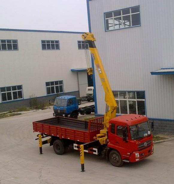 宁波专业货车销售供应8吨随车吊起重运输车图片