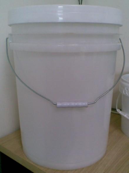 供应低价抛售5加仑半透明塑料桶