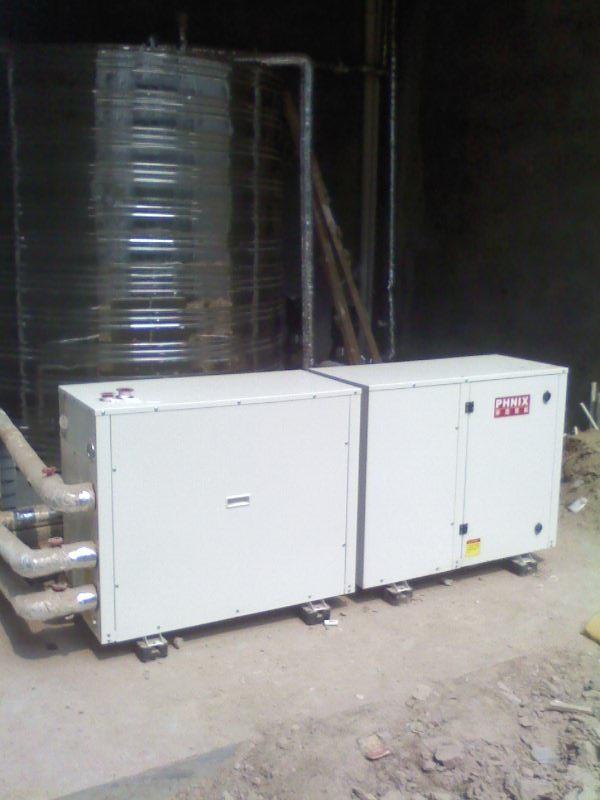供应节能环保热水工程，恒温热泵、保温水箱图片
