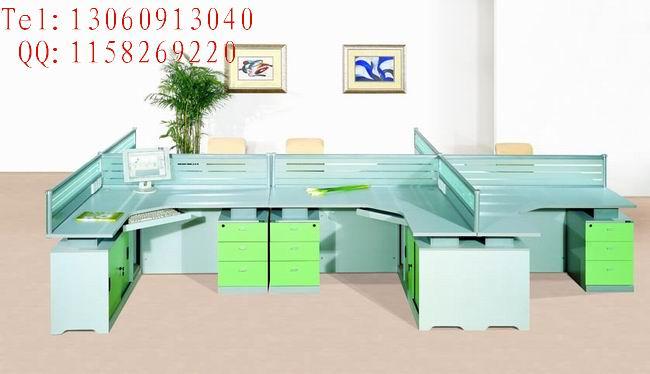 方格玻璃屏风组合办公桌，条砂玻璃屏风组合办公桌价格，磨砂玻璃屏风组合