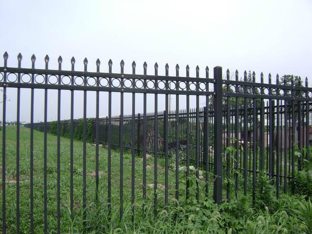 供应河北护栏，唐山组装护栏，唐山锌钢护栏厂，唐山栅栏厂家