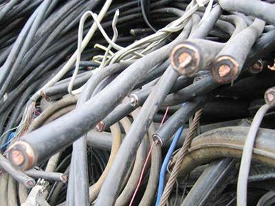 高价回收废旧变压器咨询热线 沙河市高价回收废旧电缆铜板