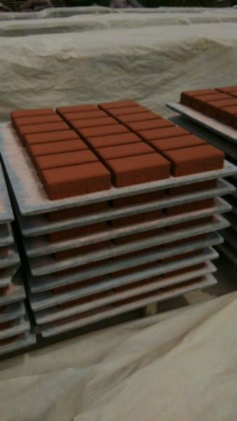 供应彩砖面包砖专用pvc塑料托板