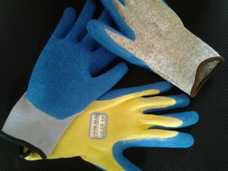 供应浸胶防护手套高品质高质量浸胶挂胶手套山东盛博有限公司