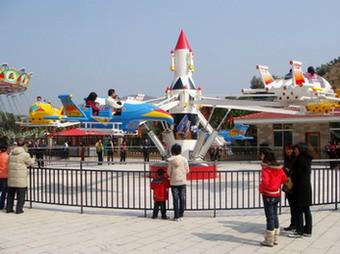 供应儿童游艺机新式自控飞机欢迎参观