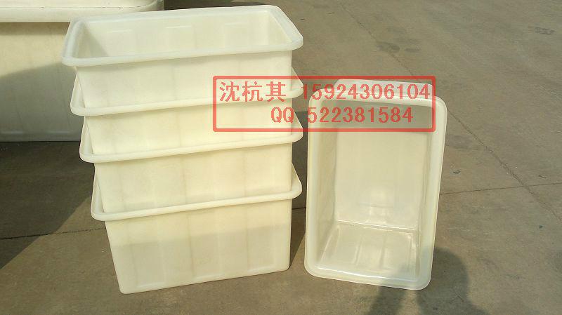 供应淄博各类规格塑料水罐 塑料水箱等塑料制品