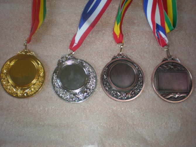 武汉运动会奖牌定做，金属纪念币定做，金属勋章定做，生肖纪念品定做