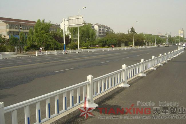 供应江苏城市道路护栏、江苏PVC道路护栏