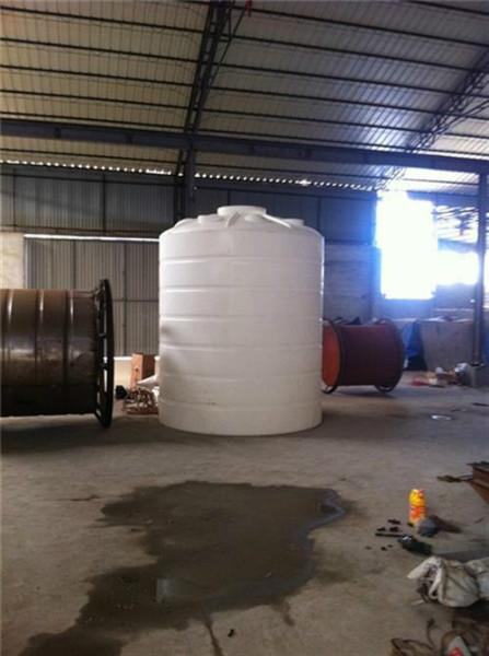 5吨塑料水塔_富航容器5吨塑料水塔_5吨塑料水塔价格