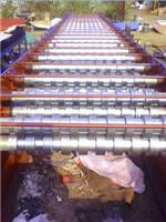 供应骏骐800型彩钢卷帘门压型设备厂家