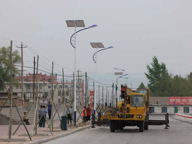 供应新疆6米太阳能路灯厂家直销