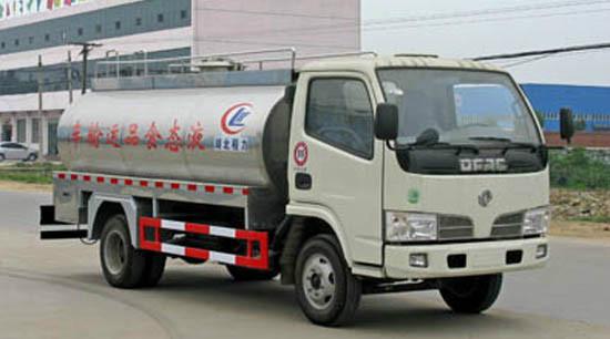 东风多利卡6-8吨鲜奶运输车