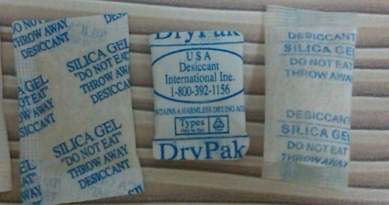 供应家具防潮珠 中英日干燥剂 环保硅胶干燥剂 不含DMF干燥剂