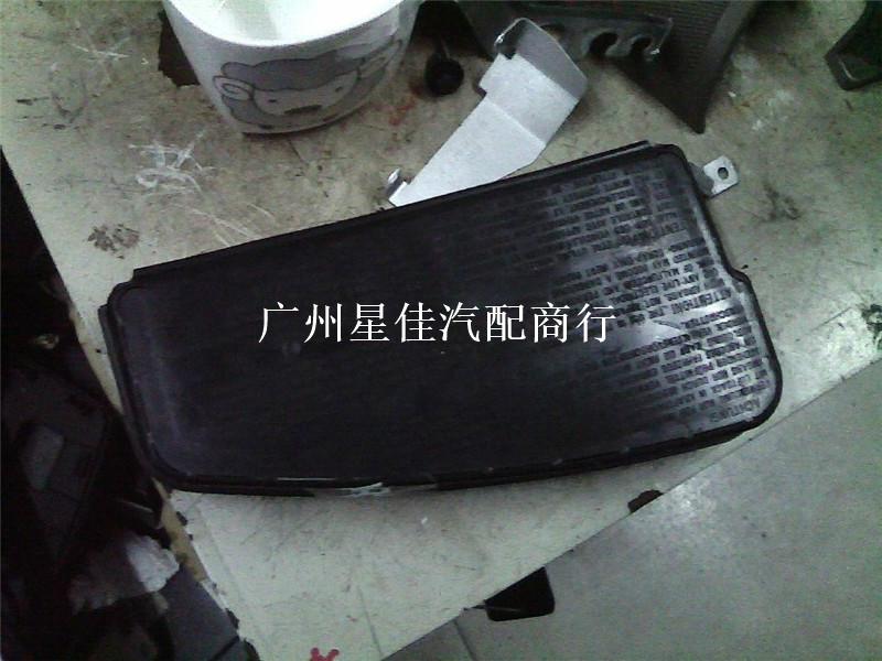 供应广州奔驰221座椅气囊S级拆车件座椅气袋二手拆车件图片