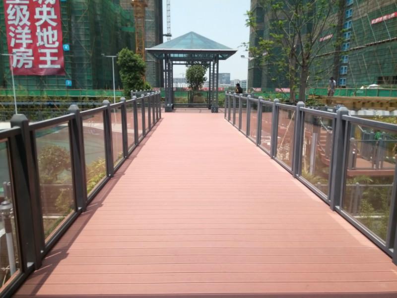 深圳公园塑木地板安装批发