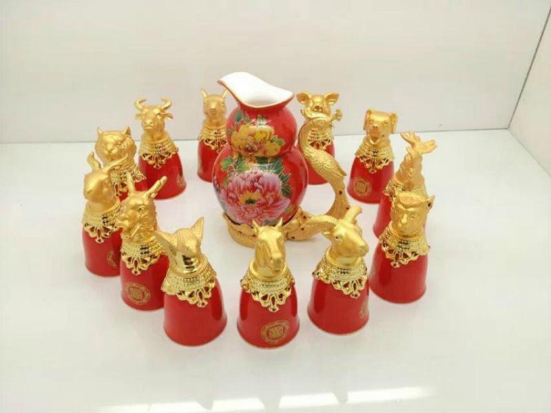 供应新款中国红十二生肖陶瓷酒杯