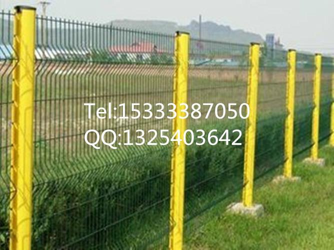 厂家直销浸塑护栏网，黄色护栏网，镀锌护栏网