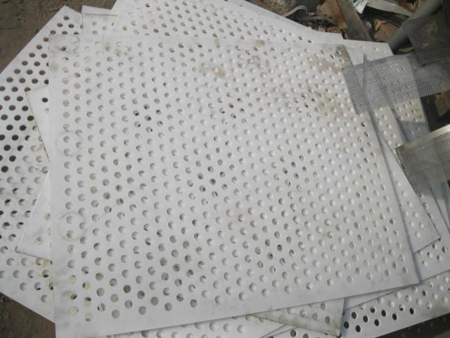 供应pp板冲孔网 塑料板冲孔网 pp孔板网 塑料滤水板