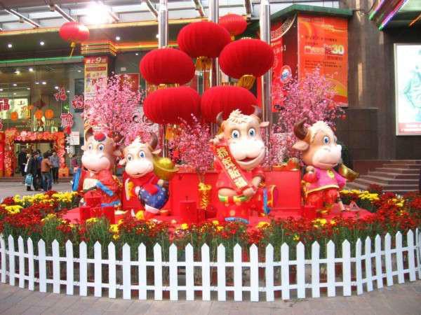 供应北京节日泡沫雕塑厂家，元旦泡沫雕塑制作公司图片