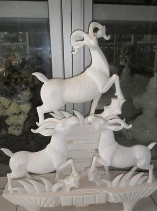 供应羊年主题雕塑,玻璃钢三羊开泰，泡沫模型三羊开泰图片