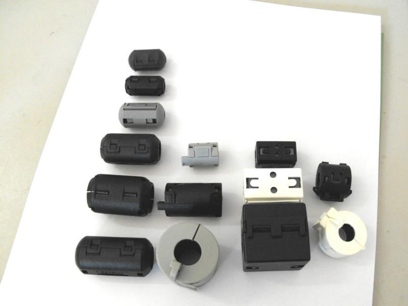 供应航天油箱用夹扣式塑胶带壳磁环，夹扣式磁环规格，夹扣式磁环价格图片