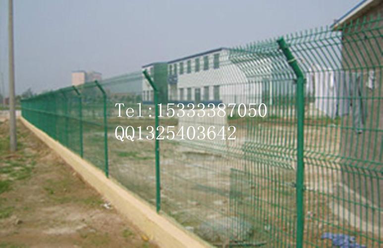 供应机场护栏网，折弯护栏网