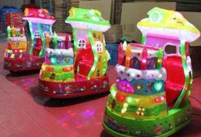 供应商丘蘑菇款式儿童摇摇车，LED闪灯镭射灯摇摆机销售