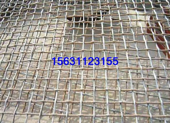 供应用于石油 化工的供应电焊网方眼网3公分孔5毫米丝径图片