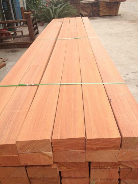 供应进口山樟木 批量大 高档地板用木