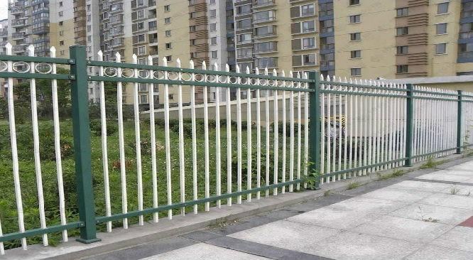 供应锌钢组装护栏用于庭院围栏小区护栏