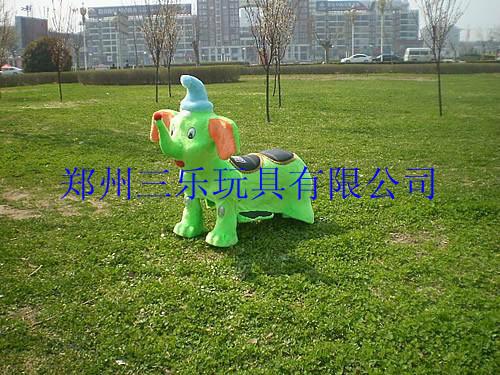 供应毛绒电动车新款电动小飞象，安徽室外公园儿童毛绒动物玩具车