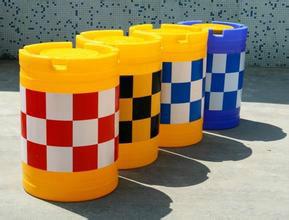 供应石家庄塑料防撞桶哪里有卖的，防撞桶去哪买便宜，价格