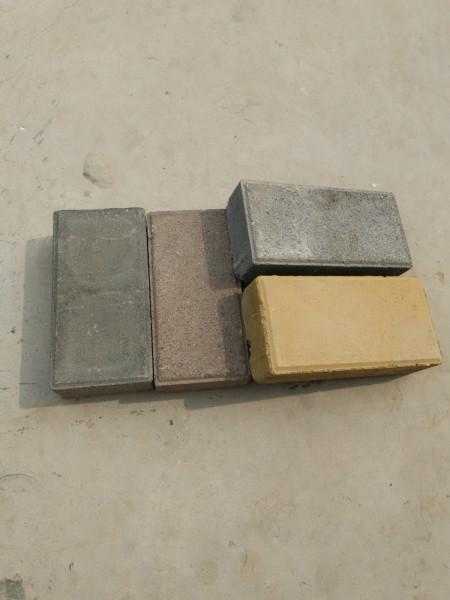 供应郑州制作各种型号透水砖路边石